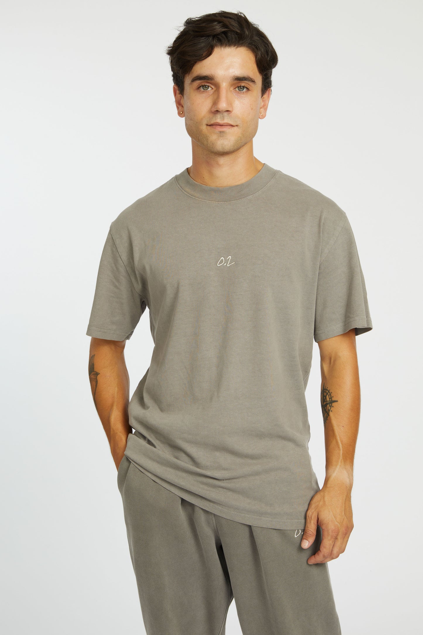 SIGNATURE RELAXED TEE - FADED GREY